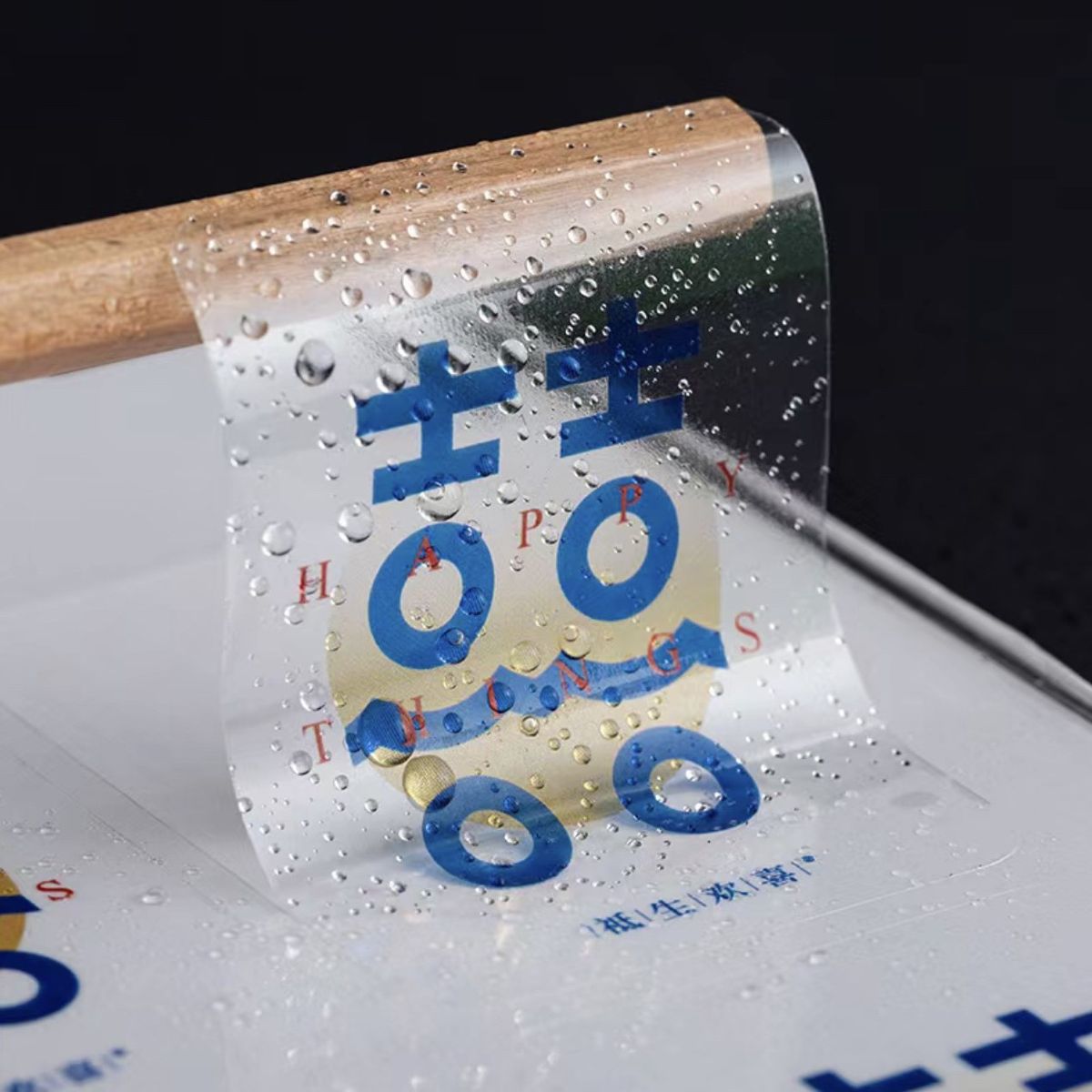 in tem nhãn trong suốt